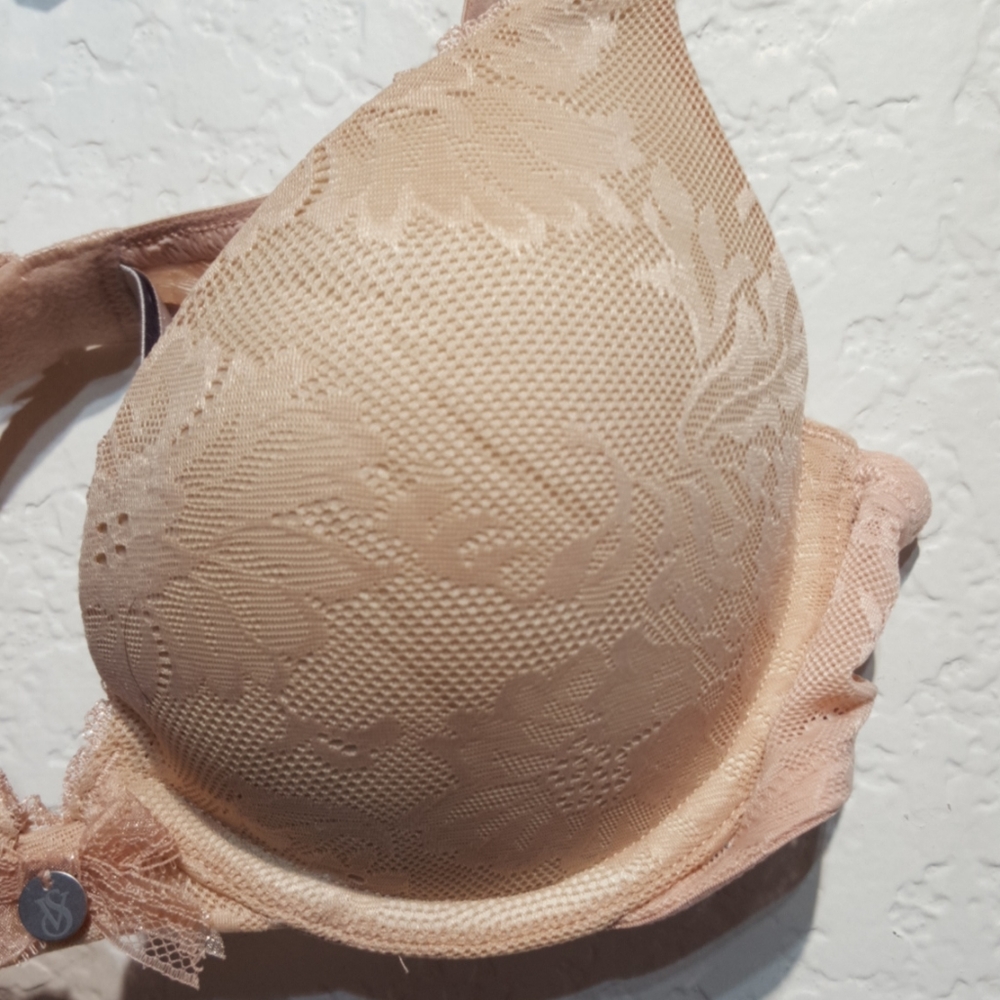 Victoria's secret body push up nude 34B - Picture 3 of 5